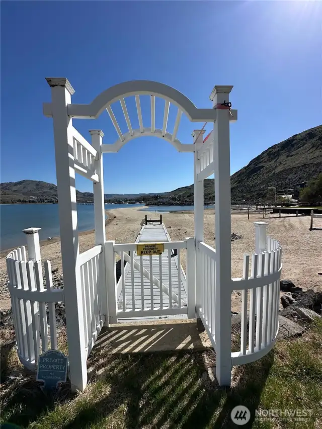 gate to dock