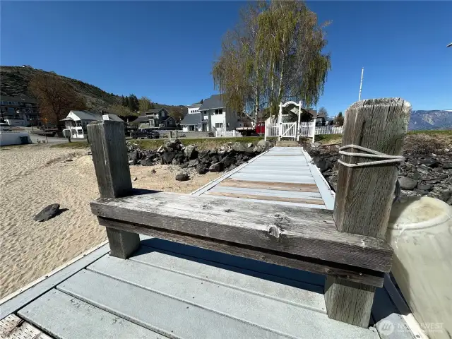 Good size dock