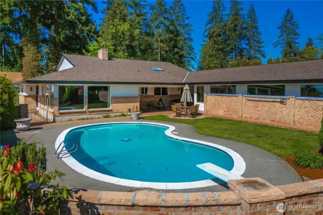 Updated filtration system for this well maintained pool