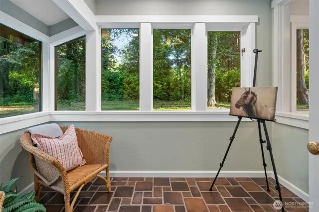 Adorable Sun porch