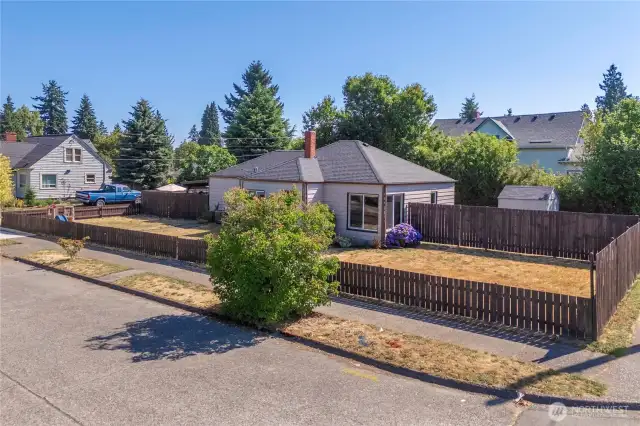 Fully fenced large corner lot