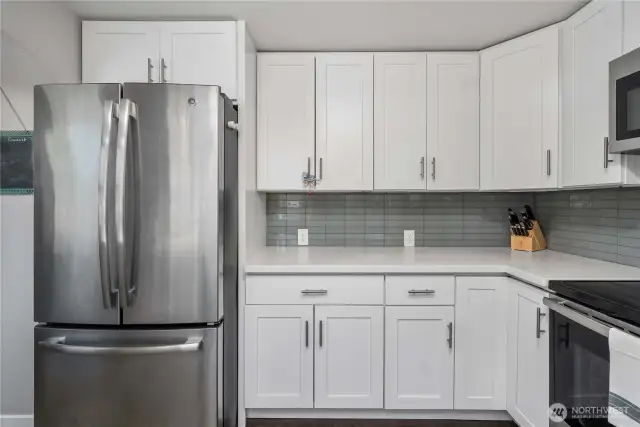 Lots of cabinet storage