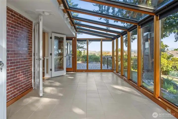 Beautiful solarium/sunroom so you can enjoy daylight and warmth year around.