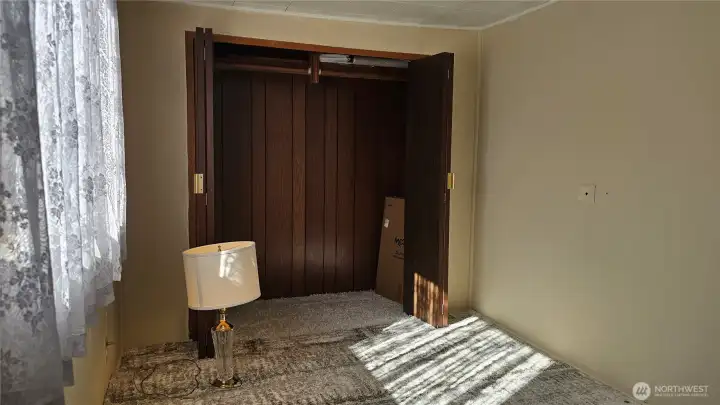 Guest Bedroom - Tip-out