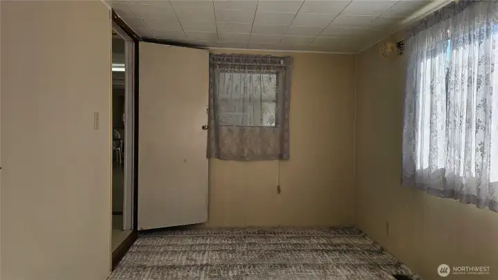 Guest Bedroom - Tip-out