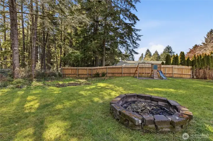 Firepit/Backyard/Play Structure