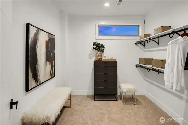 Walk in closet