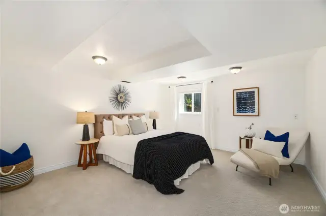 Huge lower level guest room