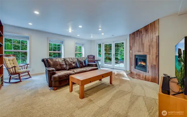 Downstairs MIL space, cozy, comfy with its own door, patio and parking.  Maybe rental space...?