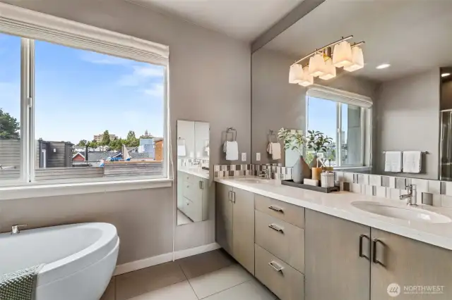 Primary 5 piece bathroom