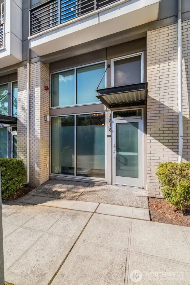 Yesler facing commercial/rental/AirBnB space
