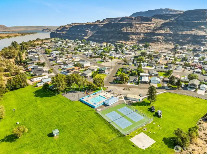 Community pool