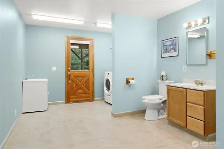 Laundry/Bathroom