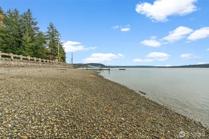 Just minutes away, experience the breathtaking beauty of the Pacific Northwest.