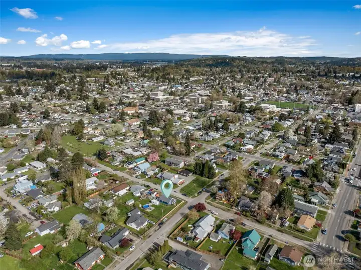 Close to town, college and easy access to I-5