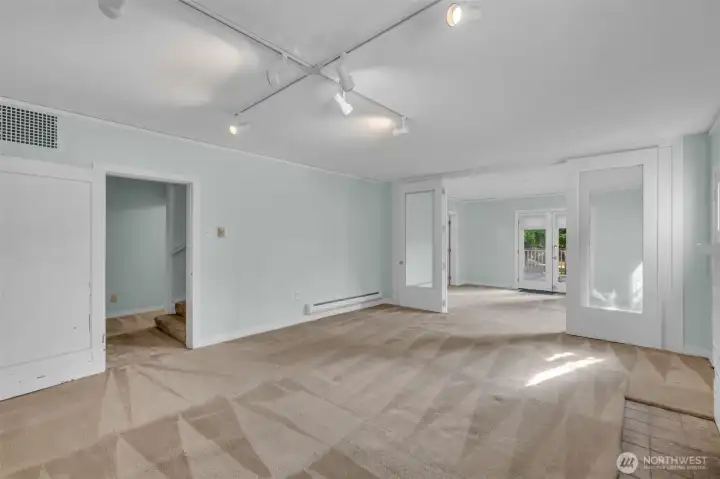434 Borough Rd - Lower Floor Family 434 Borough Rd - Lower Floor Family
