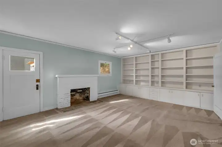 434 Borough Rd - LowerFamily Room 434 Borough Rd - LowerFamily Room