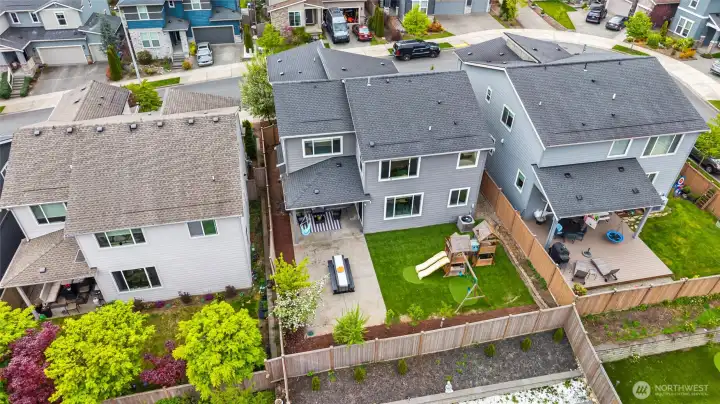 From above, you can appreciate the privacy, established neighborhood, and beautifully maintained homes that make Easton Cove such a desirable place to call home.