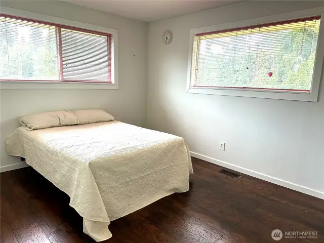 2nd bedroom have large windows