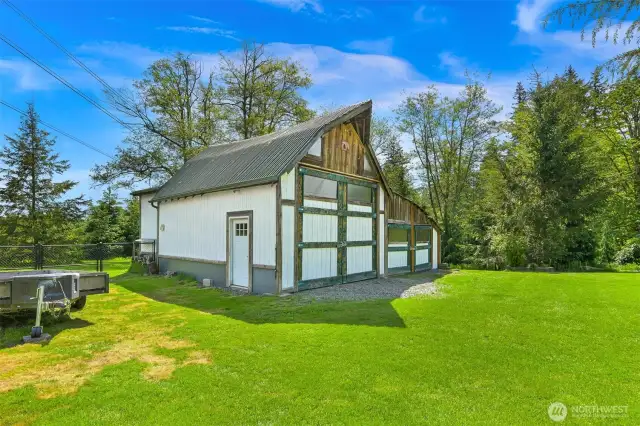 And check out this barn!