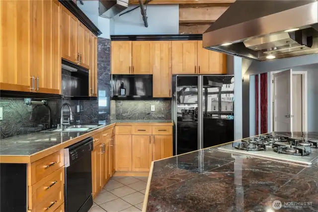 Another view of this great kitchen