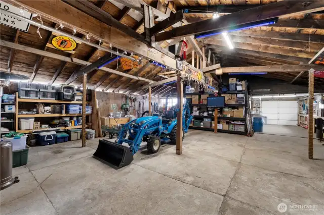 ~WOW, Look at this AMAZING Shop~