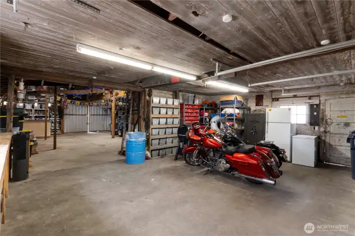 ~WOW, Look at this AMAZING Shop~