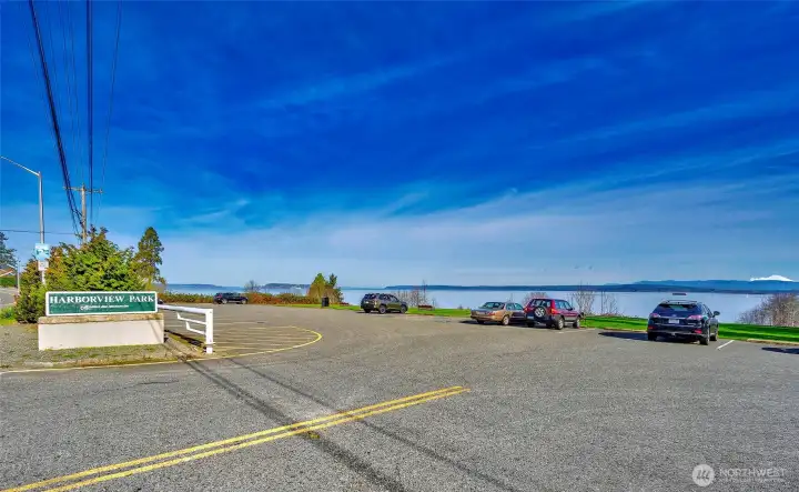 Only a block away from beautiful Harborview Park!