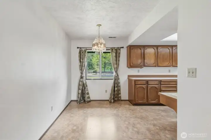 Dining area. Dining area.
