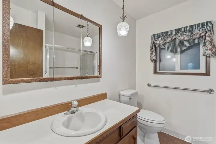 Full bath. Full bath.