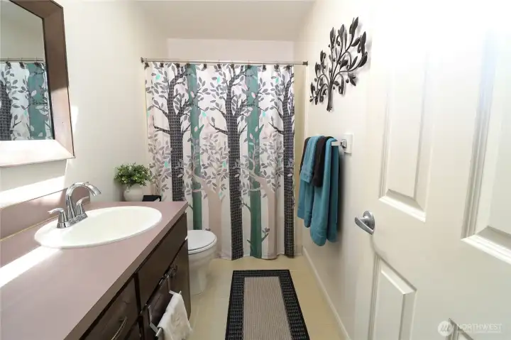 Large full bathroom in the hallway Large full bathroom in the hallway