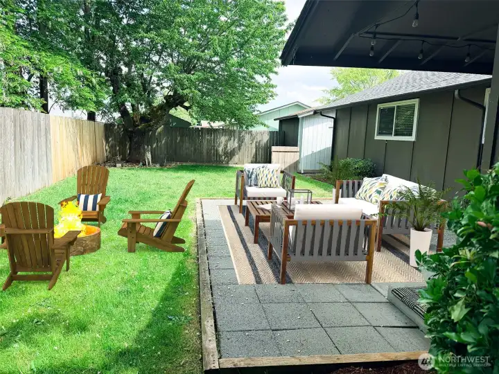 Large patio for entertaining - Virtually staged Large patio for entertaining - Virtually staged