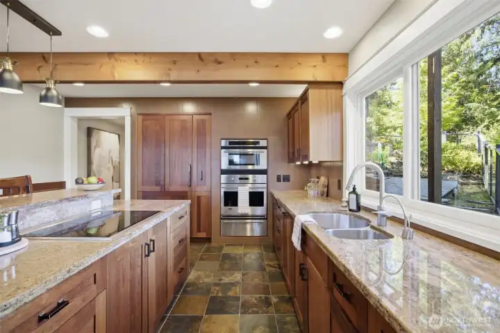 Cherry cabinets...great layout...