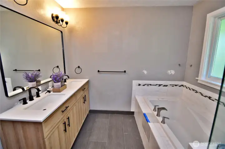 Main Bath Vanity