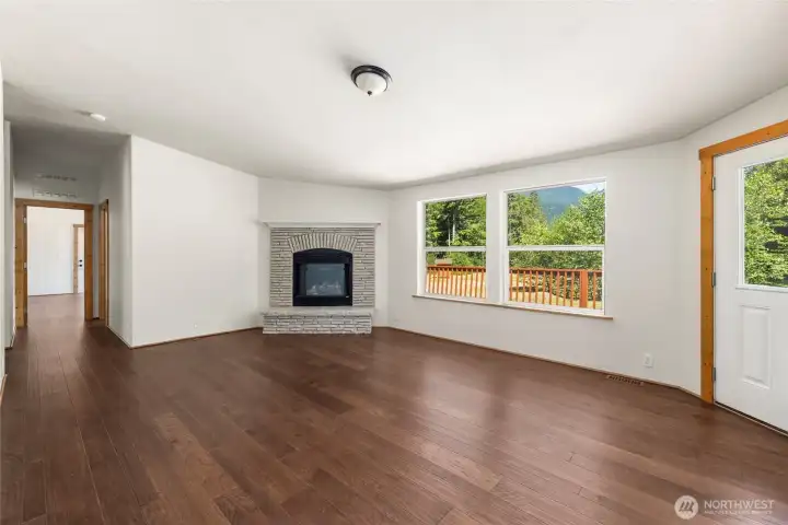 Large Living Space Large Living Space