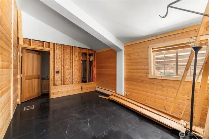 ADU Bedrom w/bathroom ADU Bedrom w/bathroom