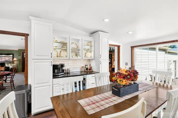 Built in hutch with super storage. Built in hutch with super storage.