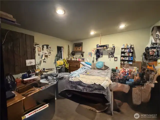 master bedroom and has walk in closet and next to hot tub room not on floorplan