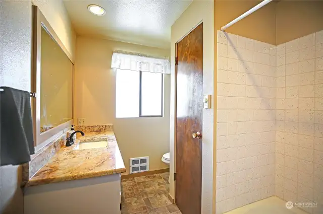 Guest Bathroom w/ Granite and Tile~