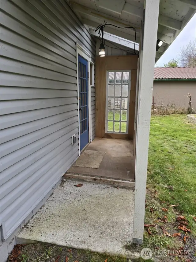 back entrance to bonus room