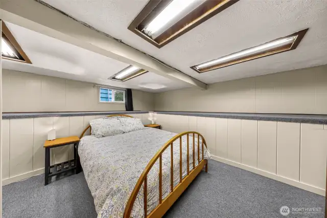 Additional room more spacious than photo captures .Perfect for guests or office.