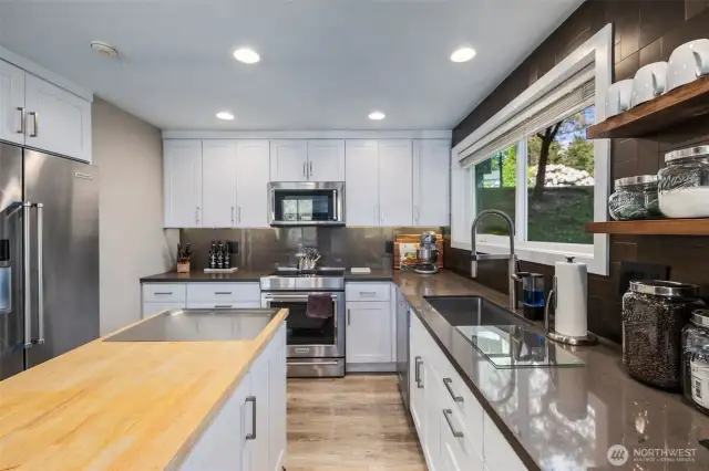 KitchenAid Stainless Appliances. Induction Range and Convection Oven