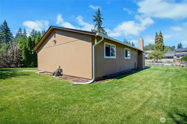 Awesome backyard. Sprinkler System. Fully fenced.