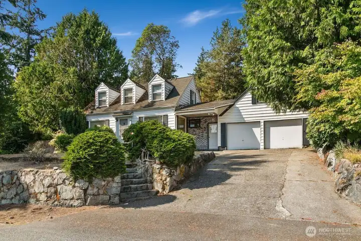 This property enjoys eastern morning sun and views of Mt Rainier.