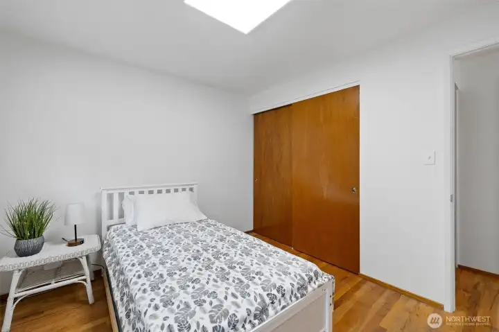2nd bedroom