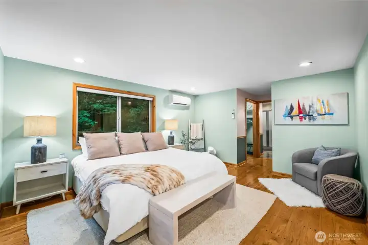 Ensuite bathroom and 2 walk-in closets just off from the bedroom.