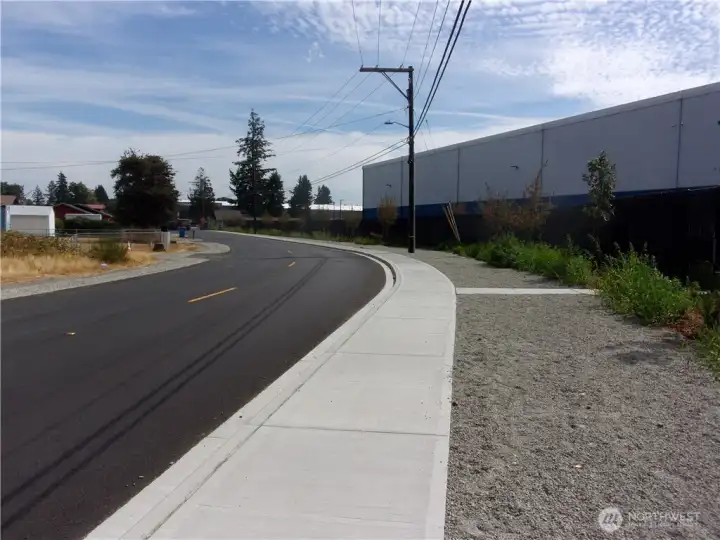 Looking east.  Amazon Wearhouse is on the right.
