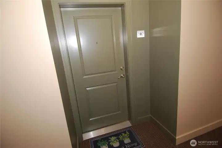 Welcome home to Eastlake Condominiums unit 302