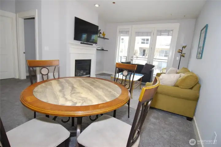 Full dining area for four or eight