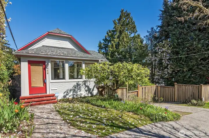 Convenient driveway parking.